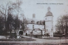 Le château de Vigneau vu par l'entrée