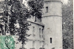 Le donjon du château de Vigneau
